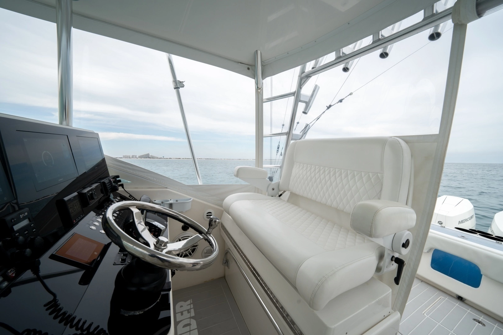 2011 Contender 40 Express - Image 20