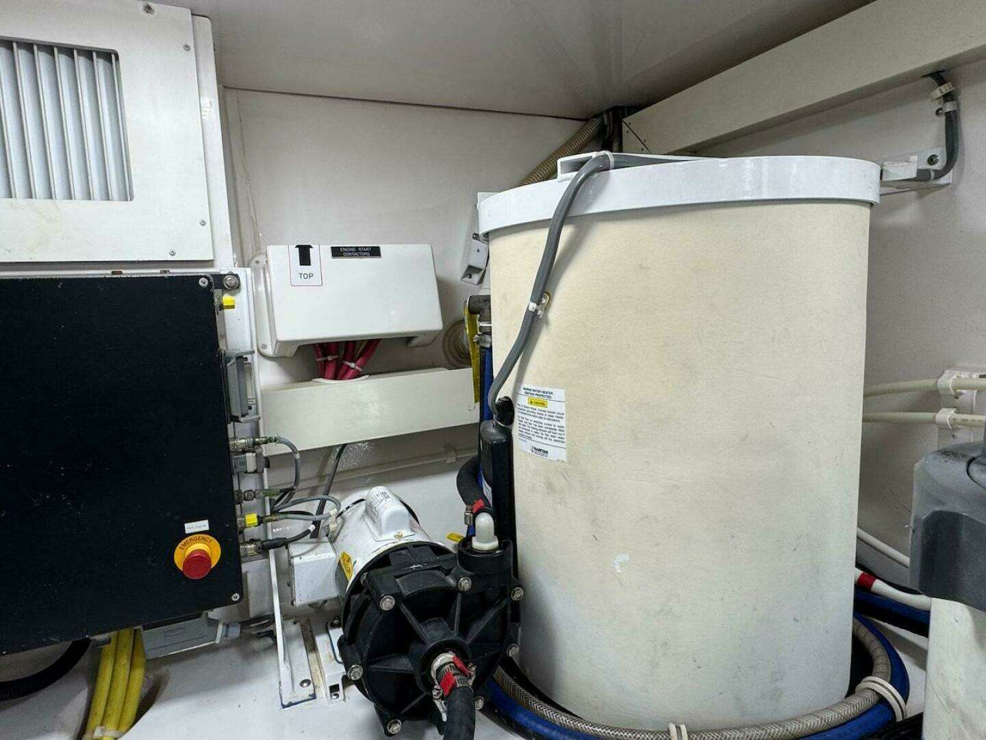 2007 Viking 52 Convertible - Image 50