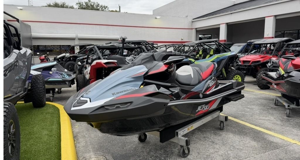 2025 Kawasaki Ultra® 160LX-S