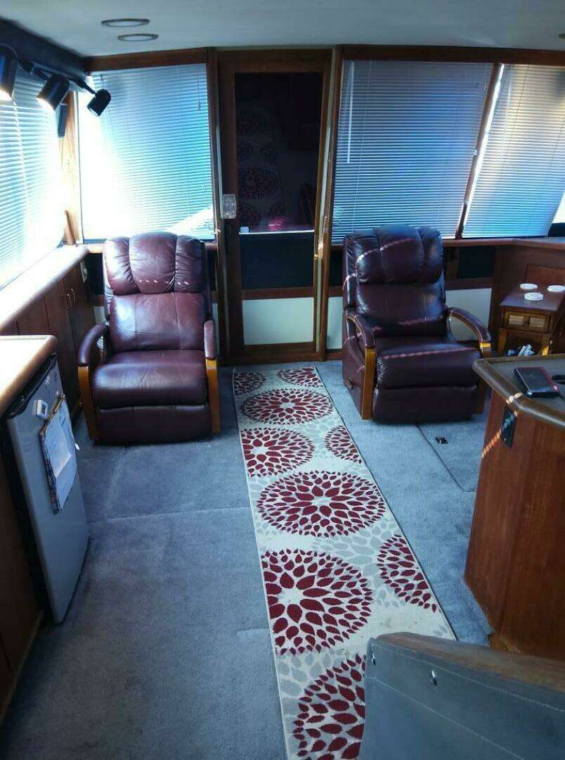 1991 Bayliner 4588 Pilothouse Motoryacht - Image 9