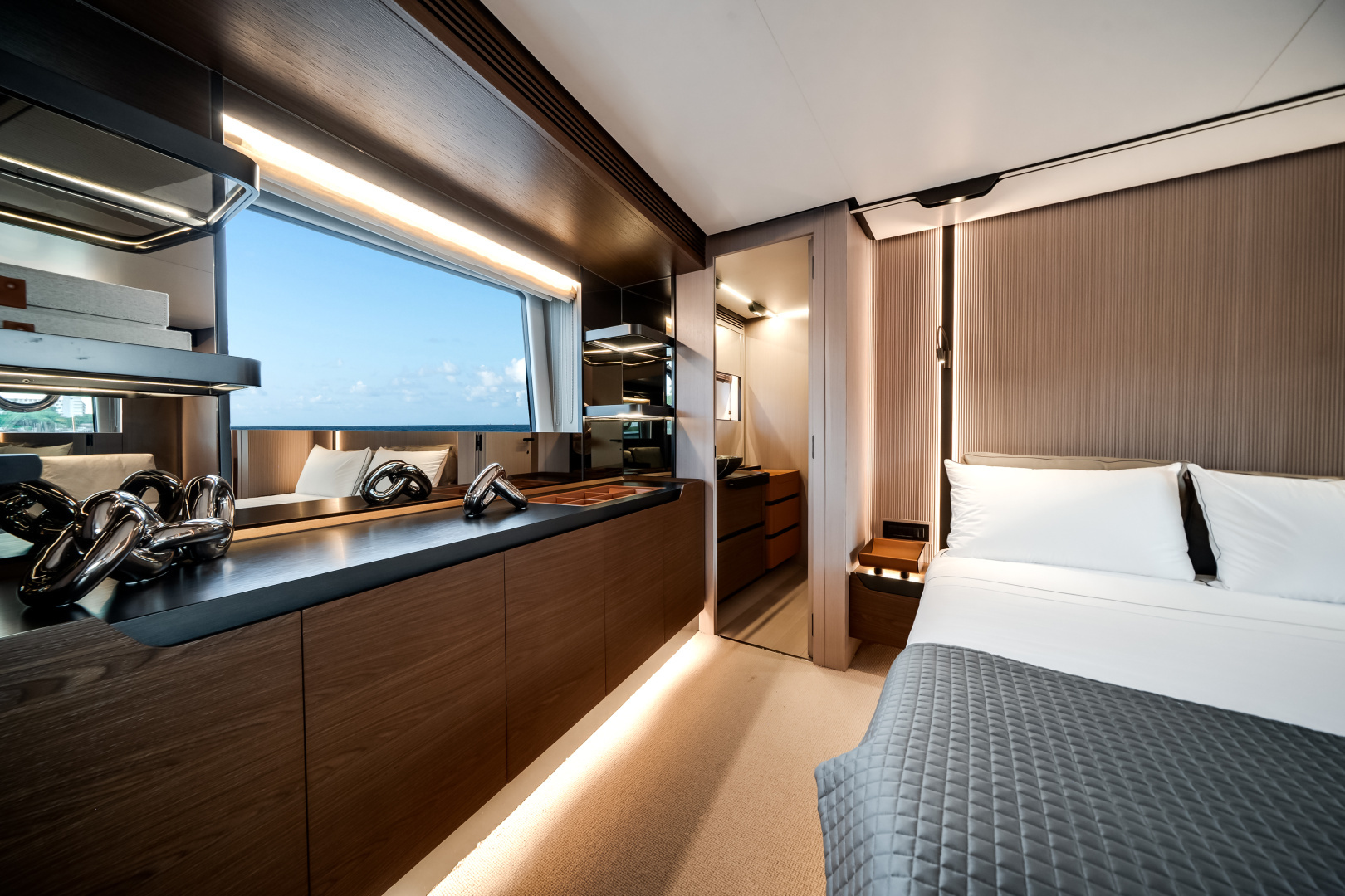 2026 Azimut S8 - Image 38