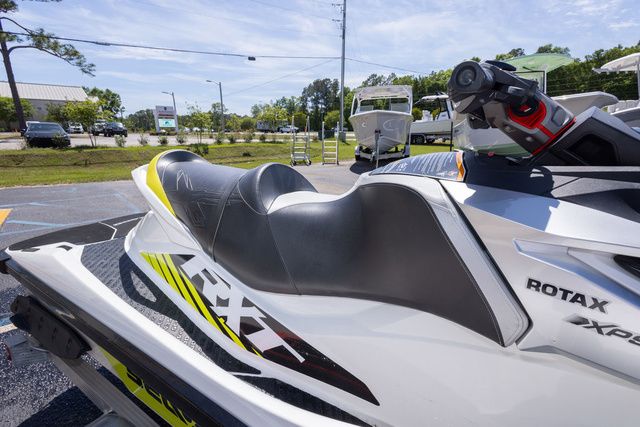 2016 Sea-Doo RXT 300 - 13