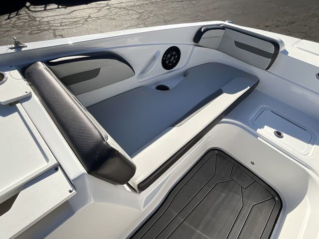 2023 Hurricane SunDeck Sport 205 OB - 8