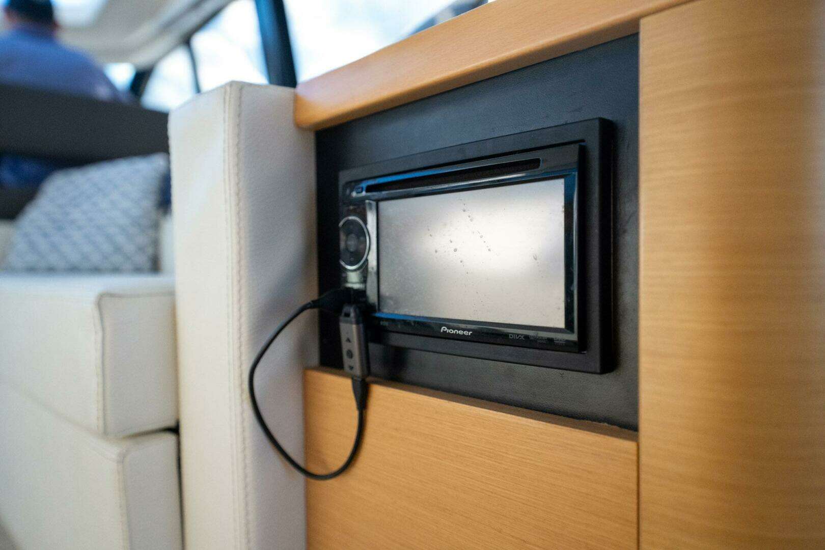 2013 Prestige 500 S - Image 30