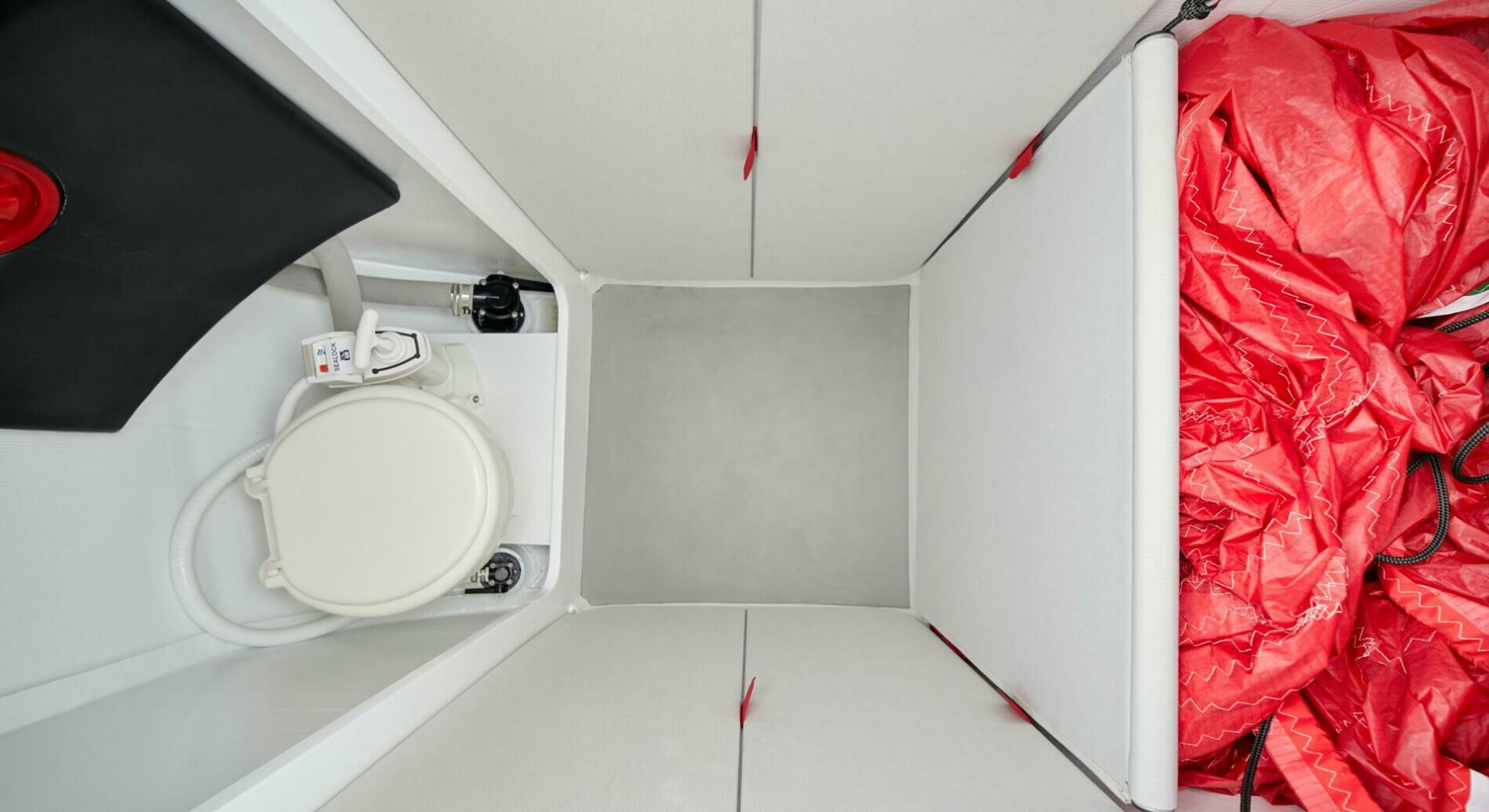 2025 Beneteau First 27 SE - Image 5