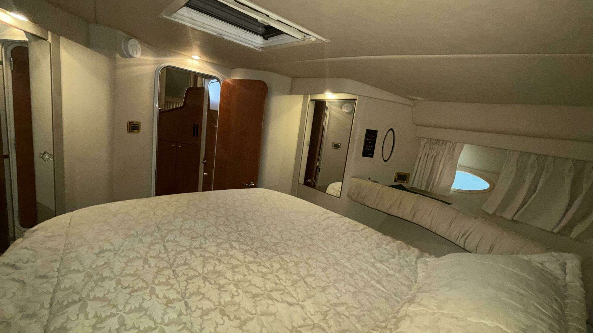 2000 Sea Ray 380 Aft Cabin - 42