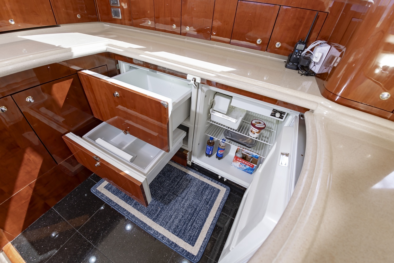 2002 Sea Ray 560 Sedan Bridge - Image 34