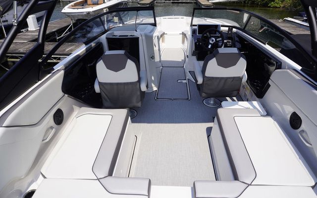 2025 Yamaha Boats AR250 - 5