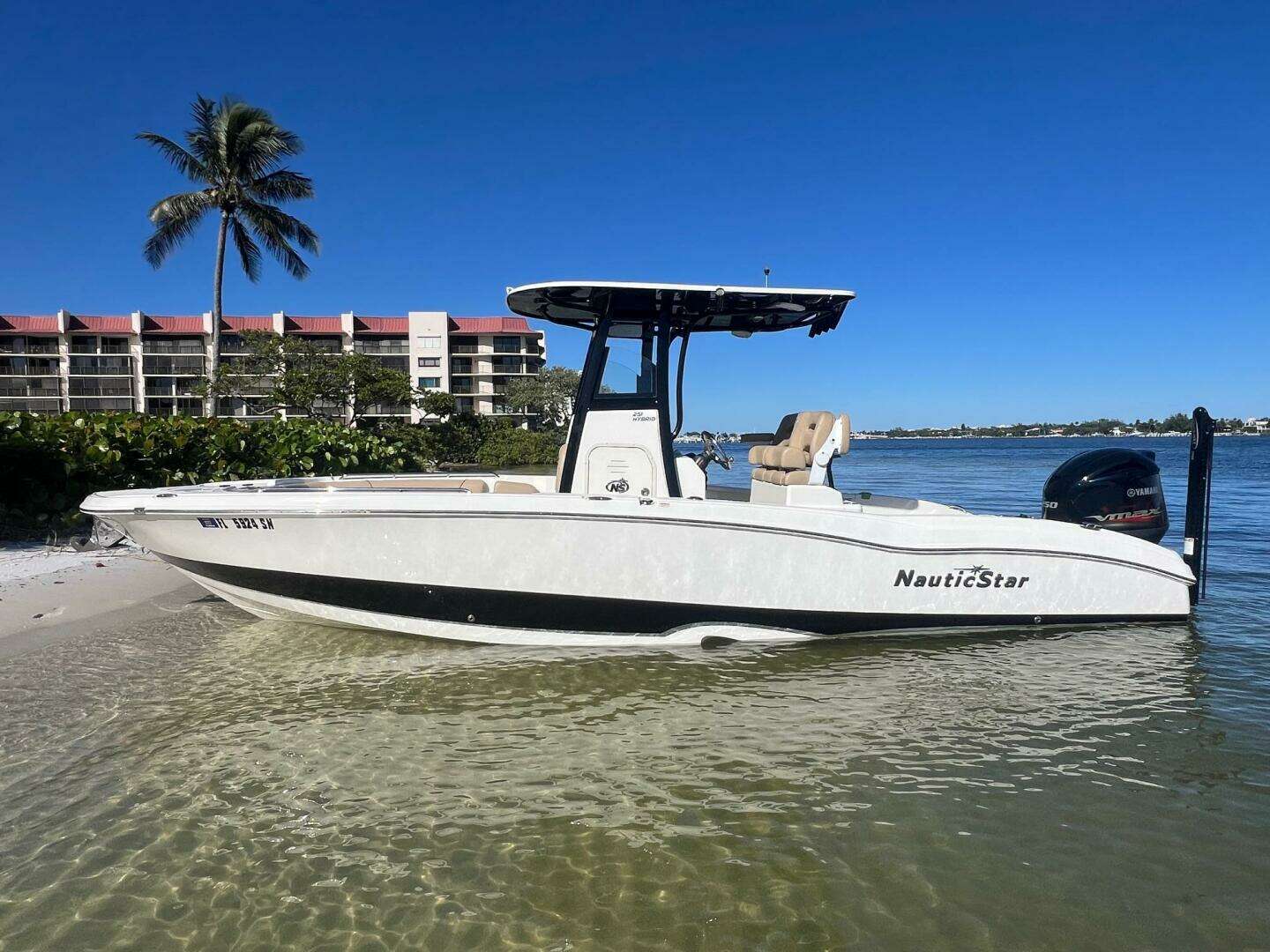 2020 NauticStar 251 Hybrid - Image 4