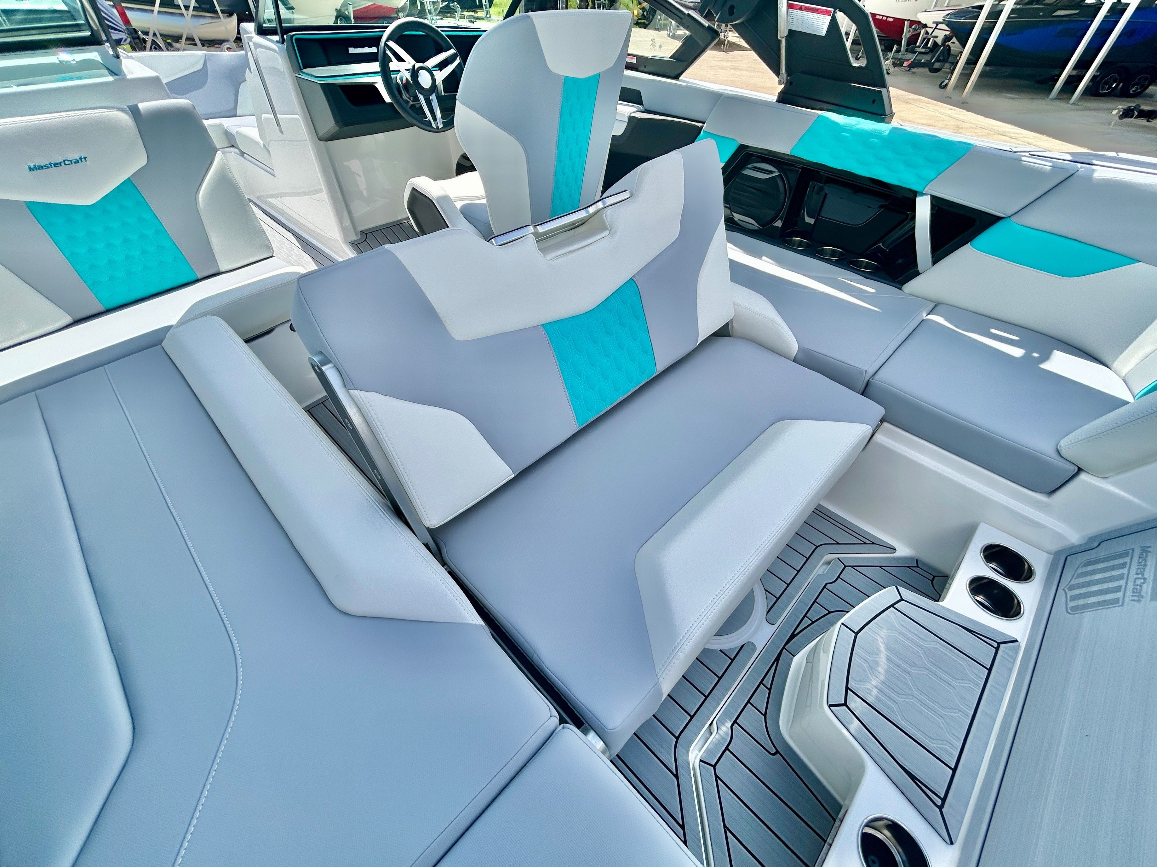 2026 MasterCraft XT22 - 55