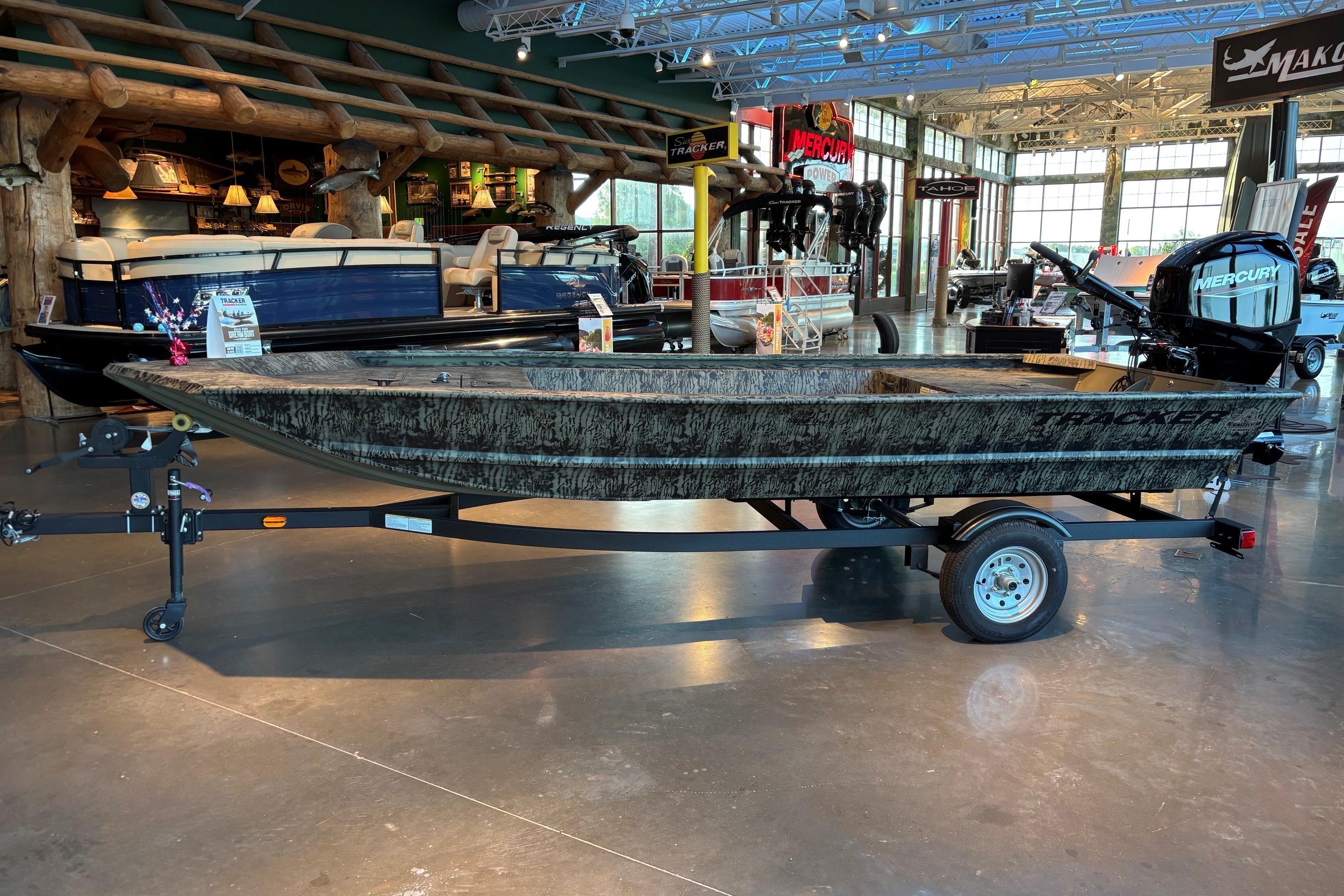 2026 Tracker Grizzly 1648 Utility
