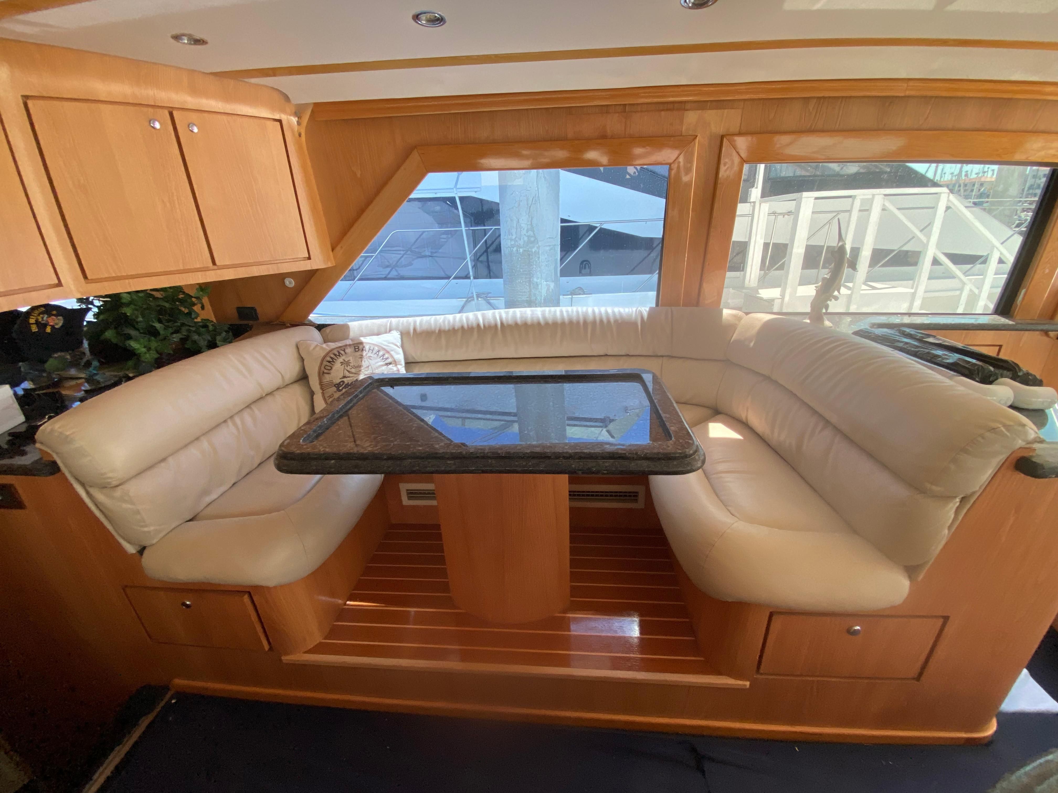 1988 Hatteras 65 Sportfisher - 3