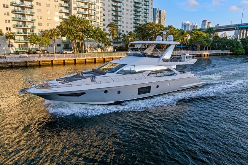 2017 Azimut 66
