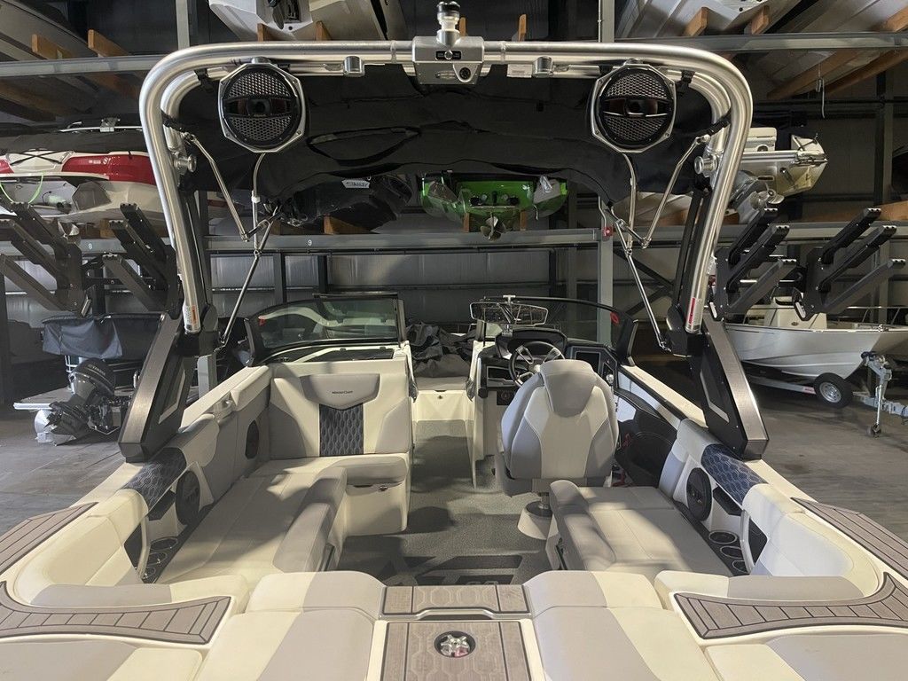 2023 MasterCraft XT22 - 5