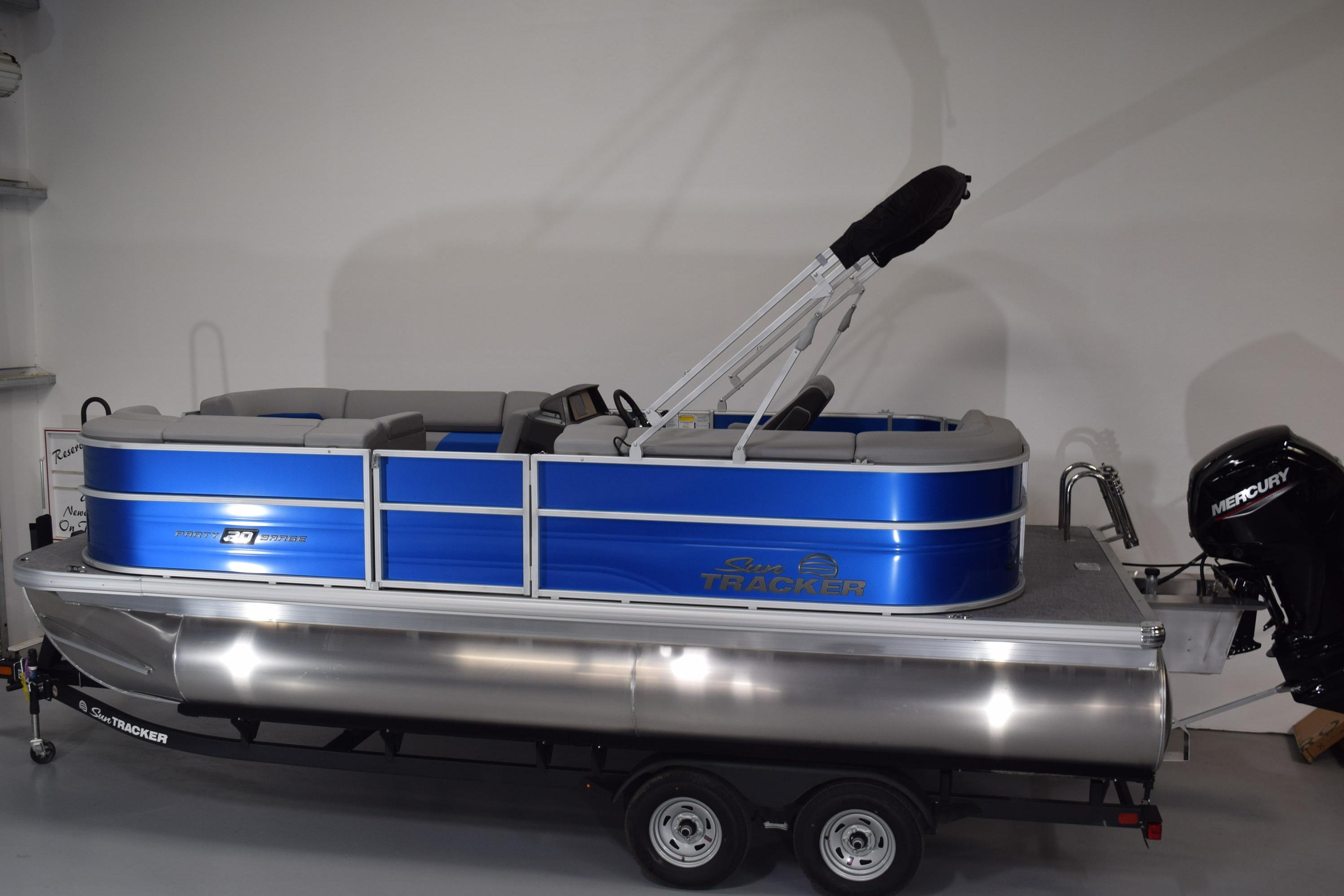2026 Sun Tracker Party Barge 20 DLX