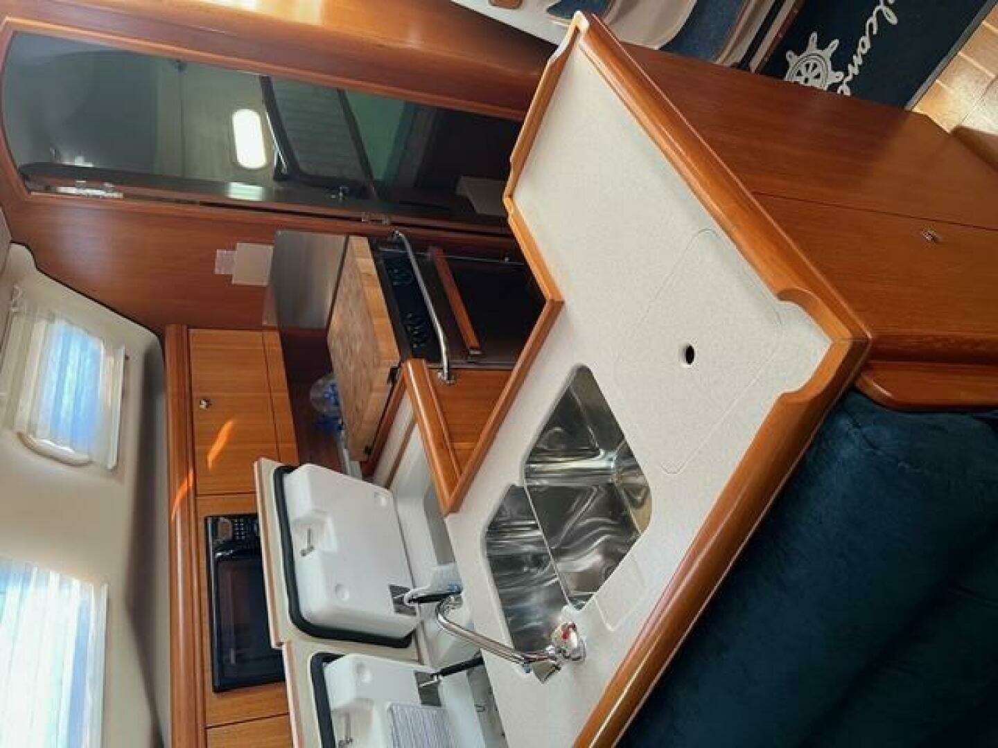2003 Hunter 353 - Image 10