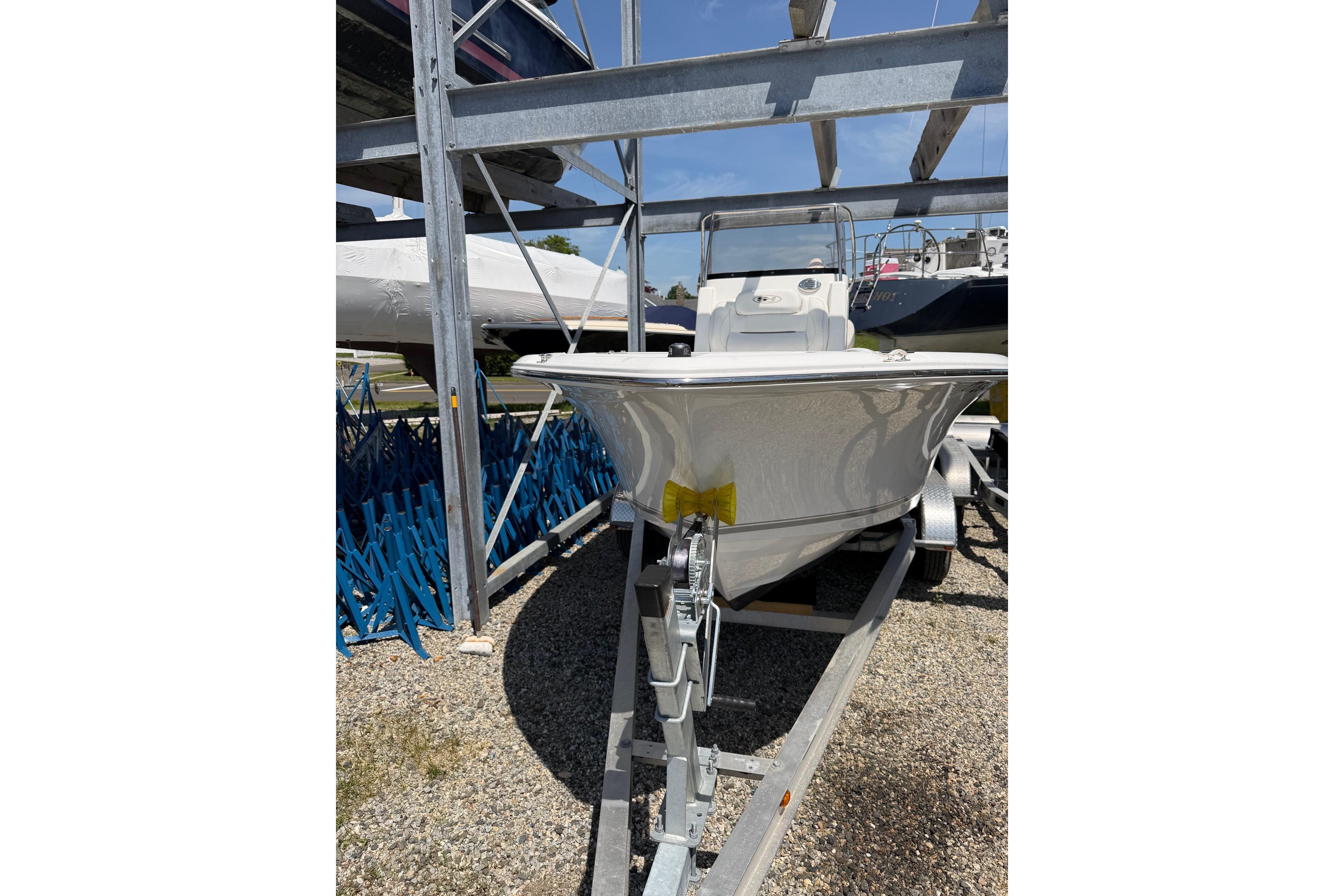 2016 Sea Hunt Ultra 196