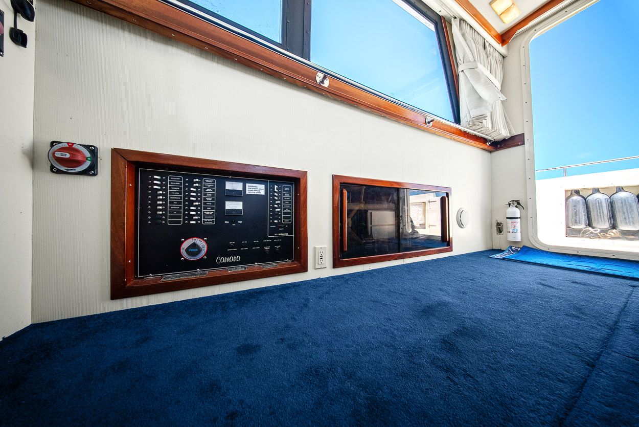 2001 Camano 31 Trawler - 20