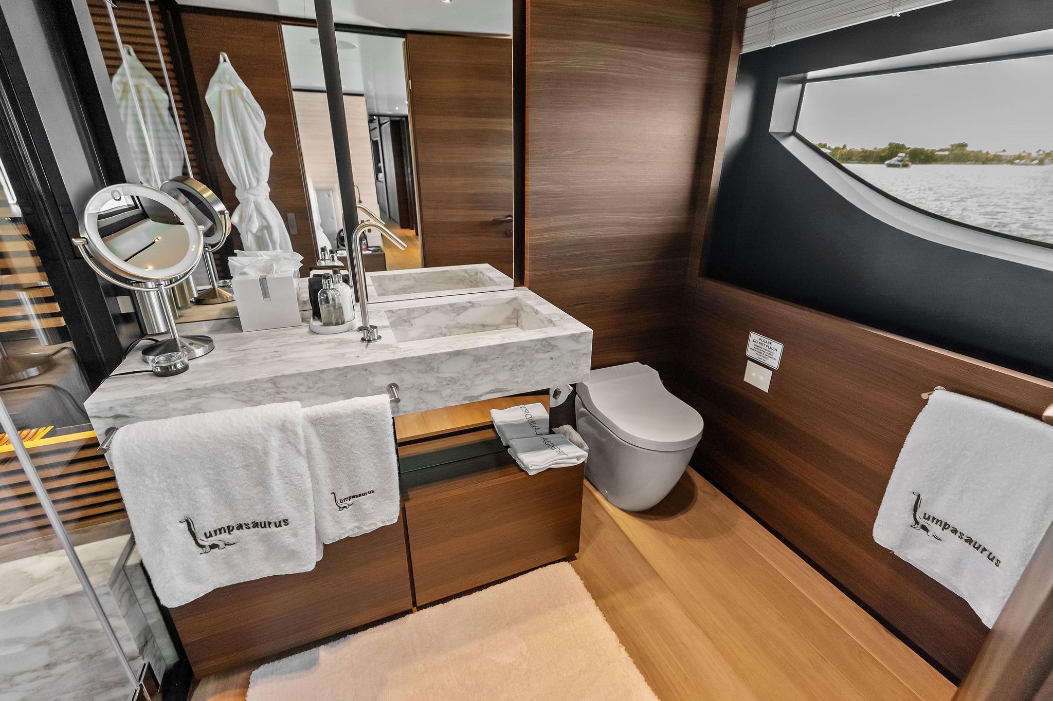 2023 Custom Line Navetta 33 - 83