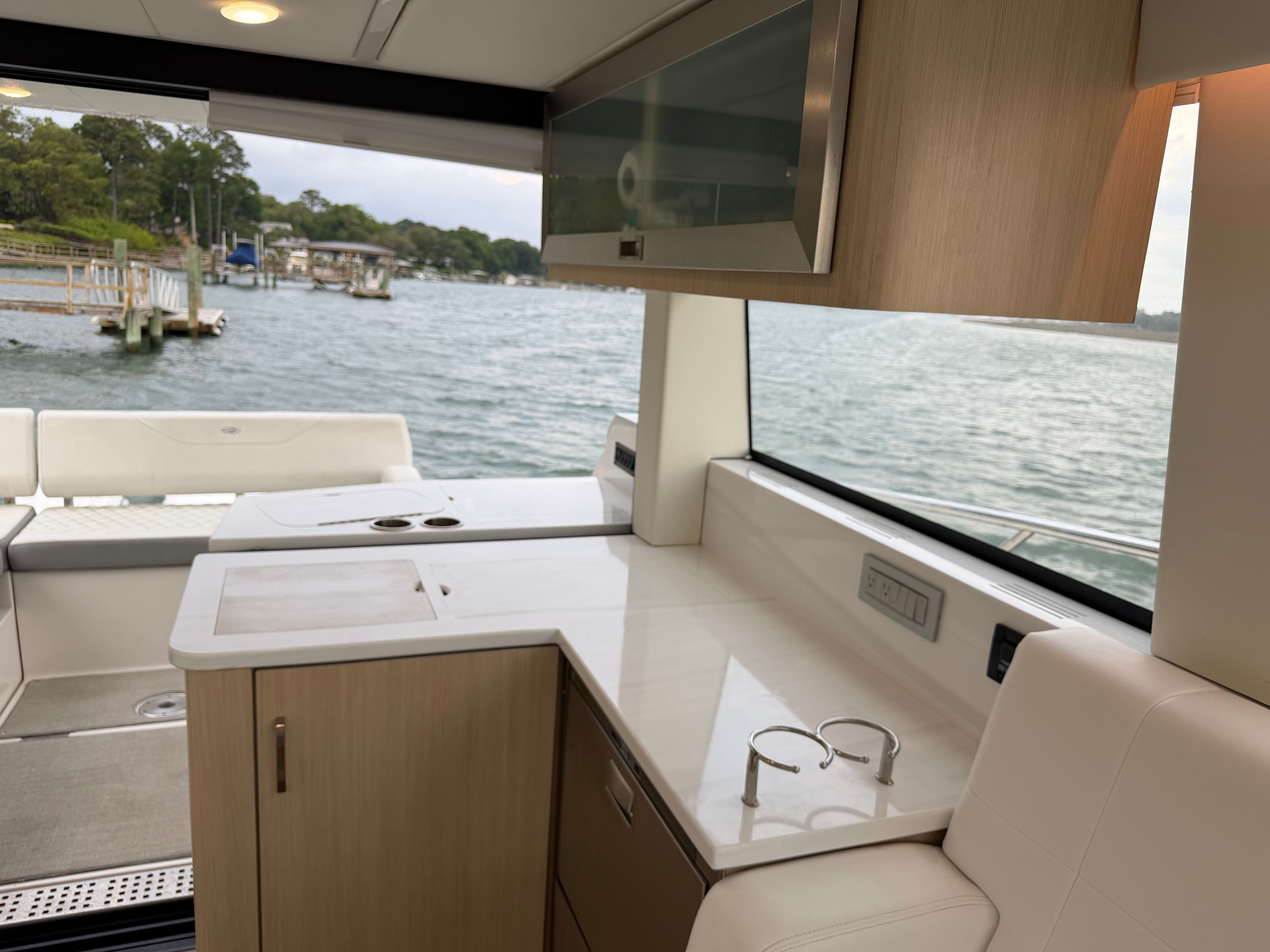 2024 Regal 38XO - 21