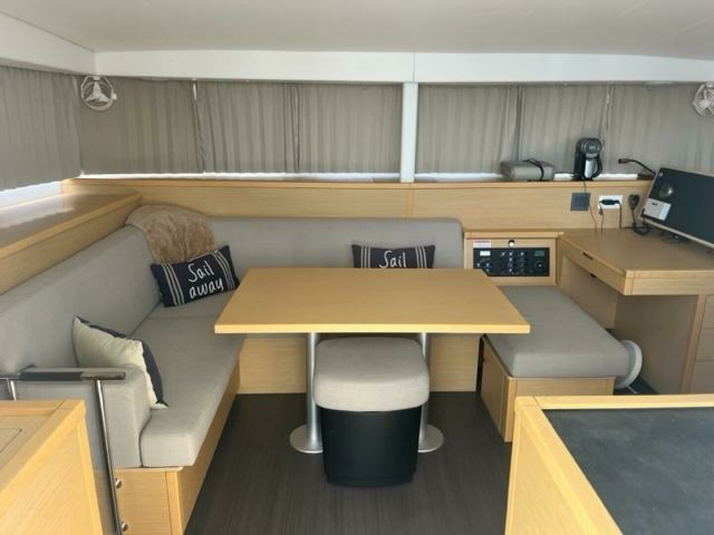 2016 Lagoon 400 S2 - Image 10