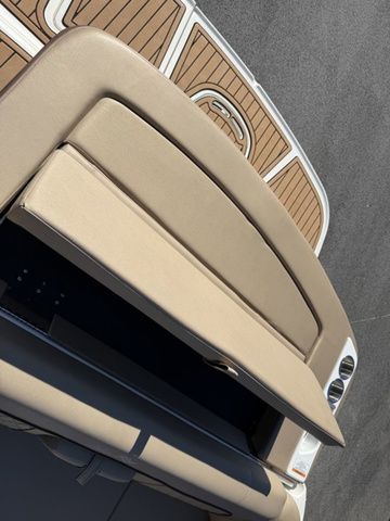 2017 Sea Ray SDX 240 - 19