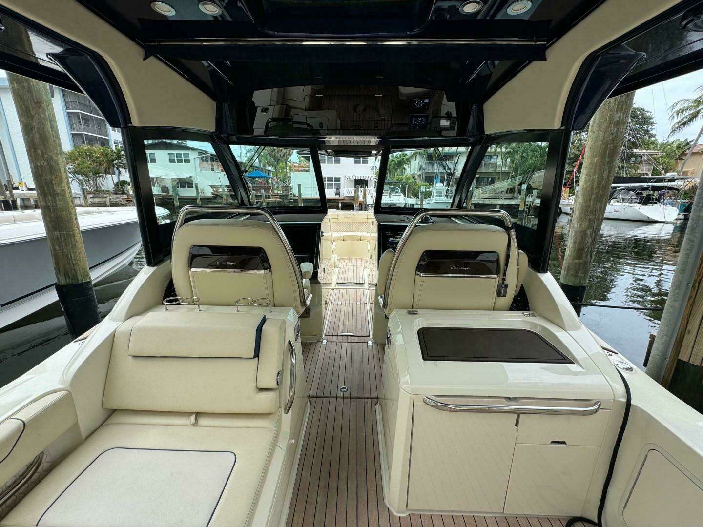 2022 Chris-Craft Calypso 35 - Image 10