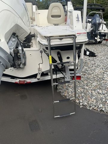 2024 Boston Whaler 210 Vantage - 35