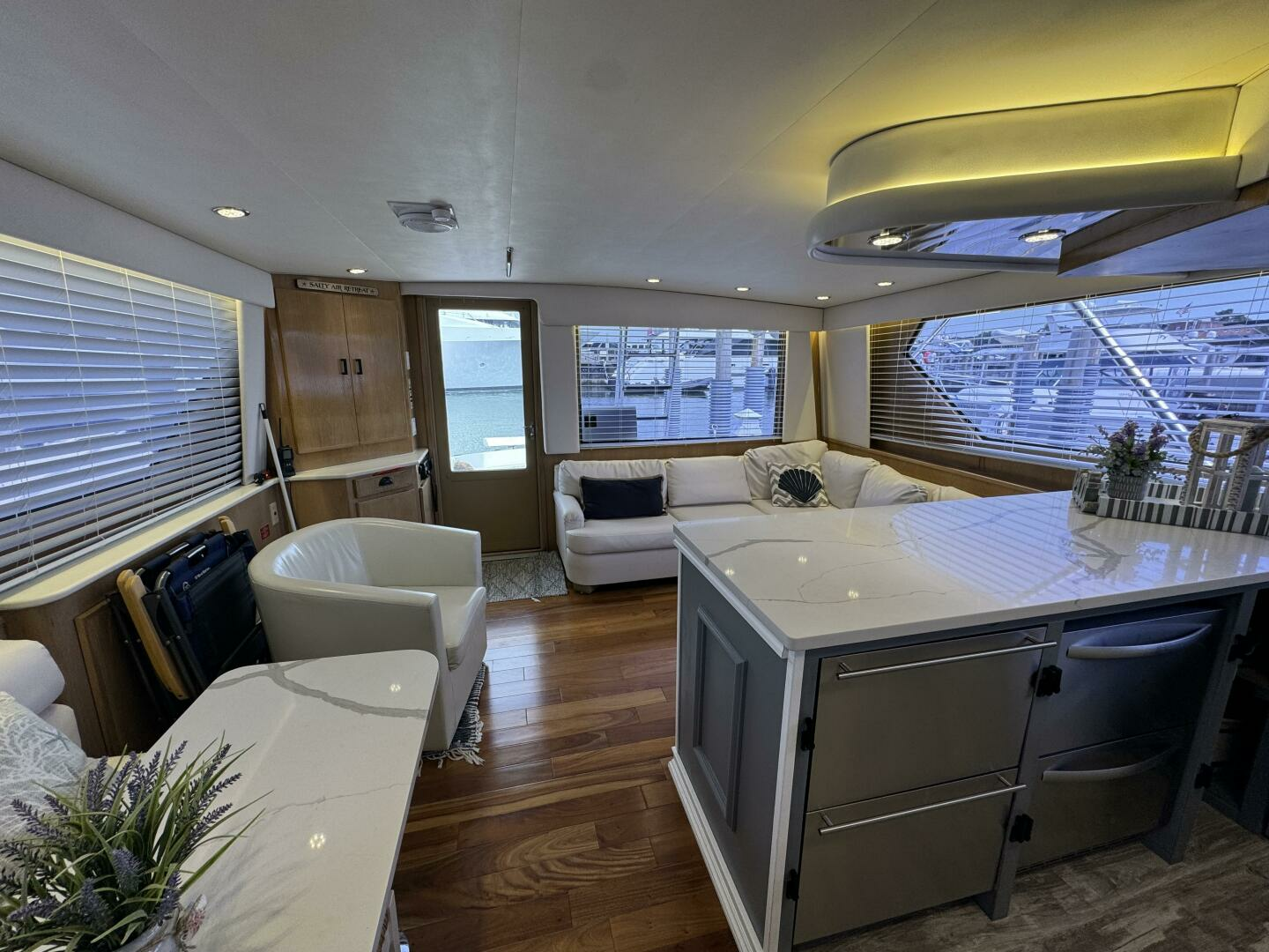 1994 Hatteras 54 Yacht - Image 31