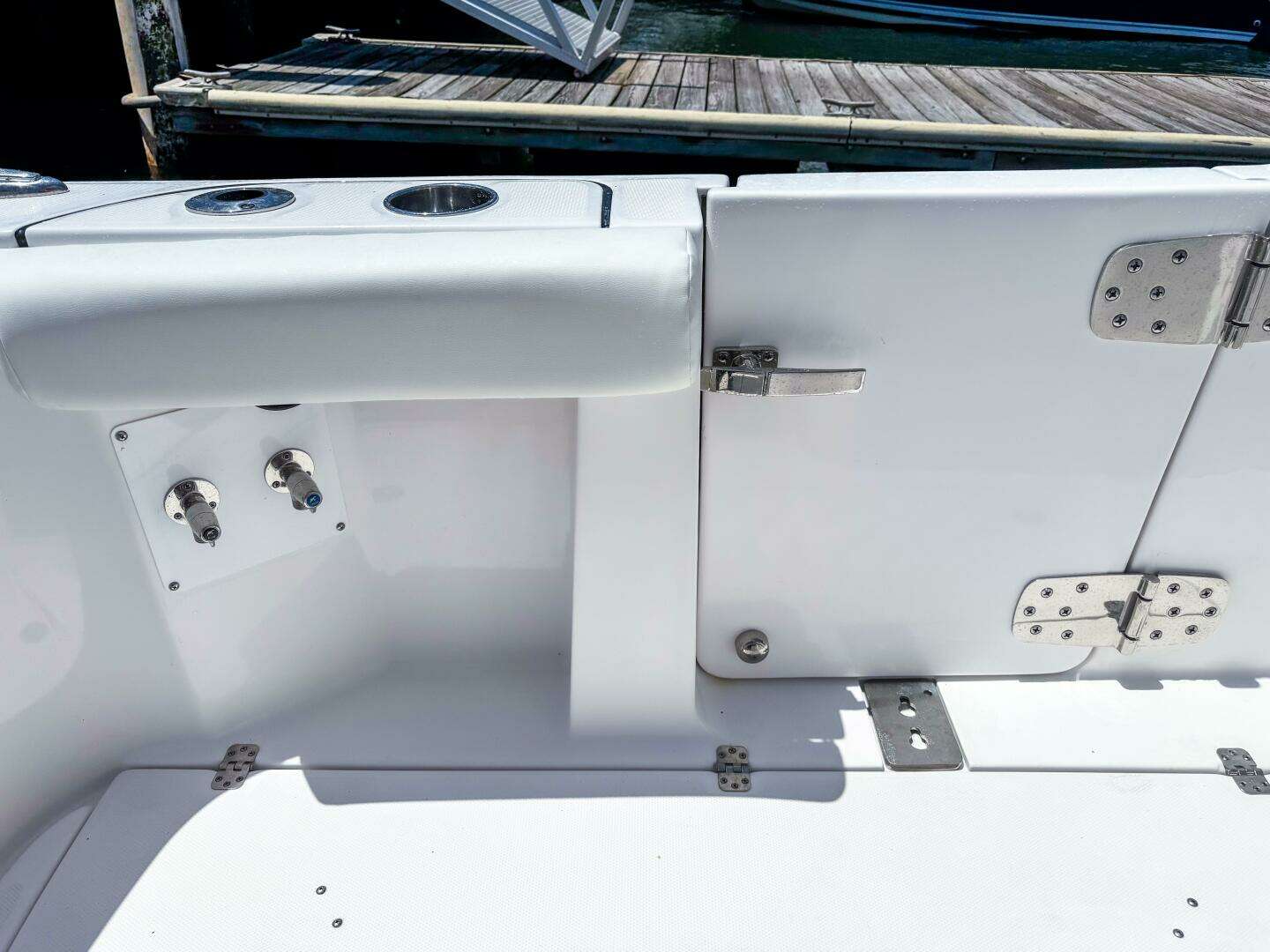 2025 Edgewater 370CC - Image 30