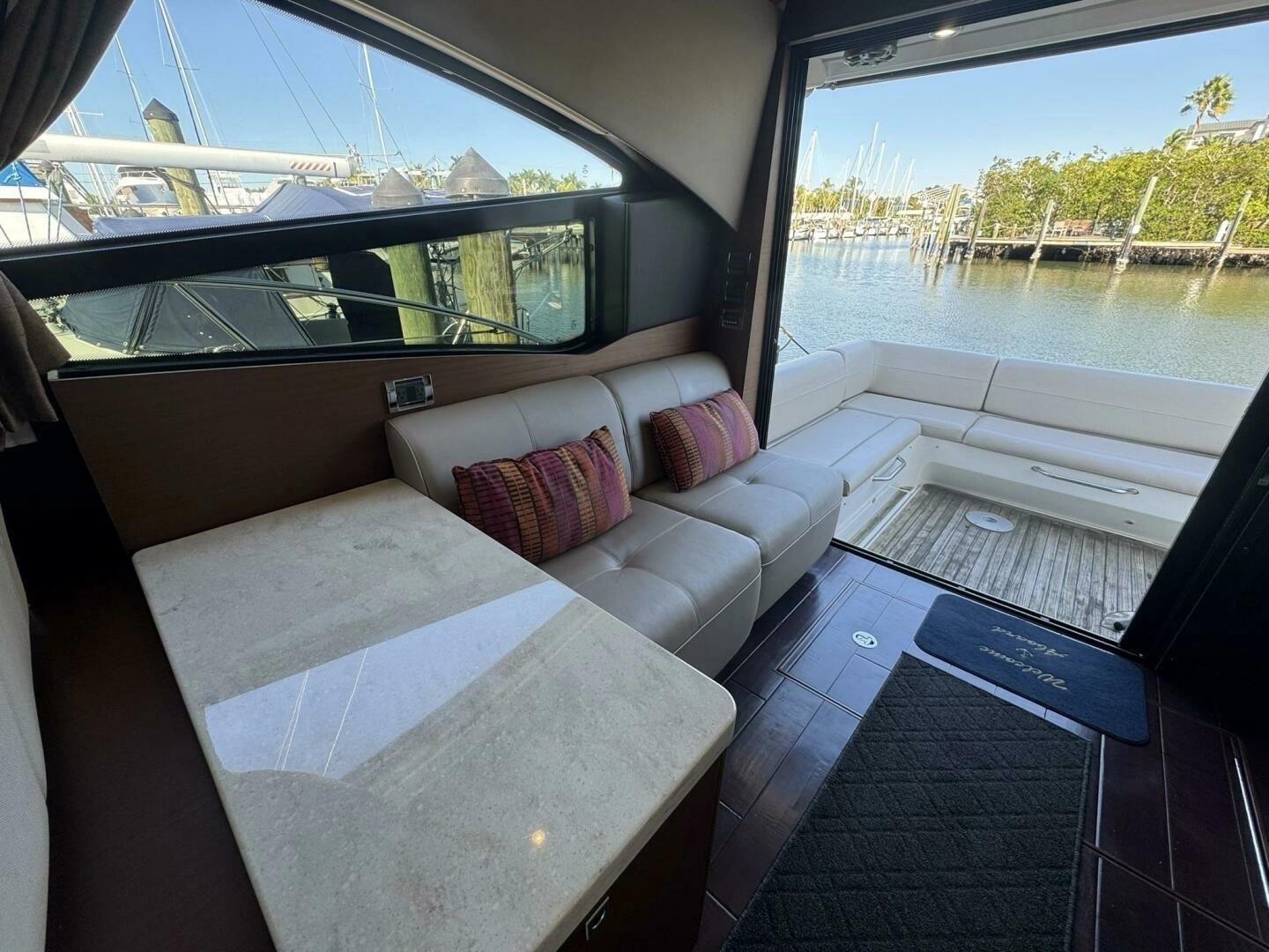 2016 Sea Ray 470 Sundancer - Image 25