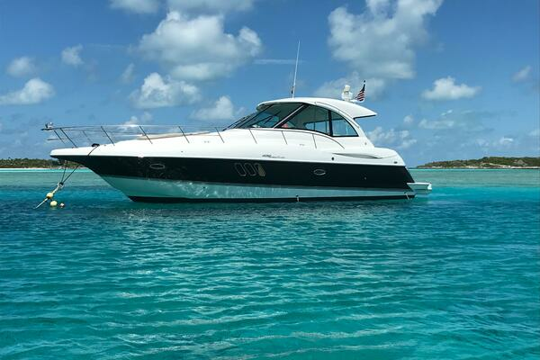 2011 Cruisers Yachts 420 Sports Coupe