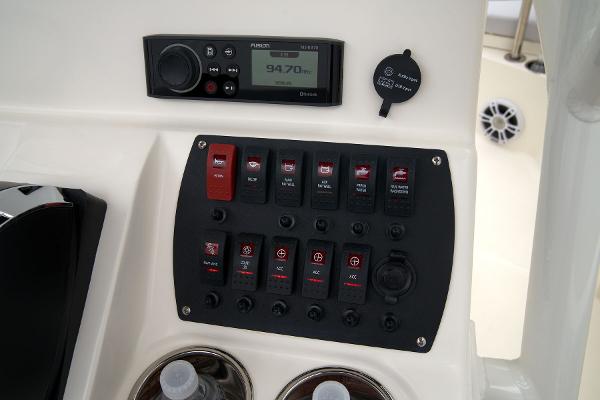 2026 Mako 214 Center Console - 51