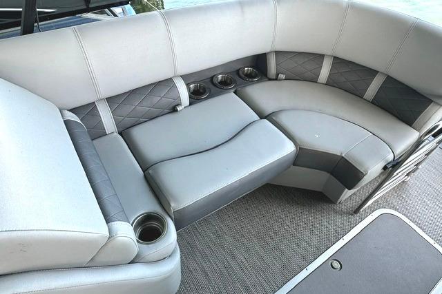Luxurious seating on 2021 Bennington L Bowrider 25 Quad Bench with cup holders.