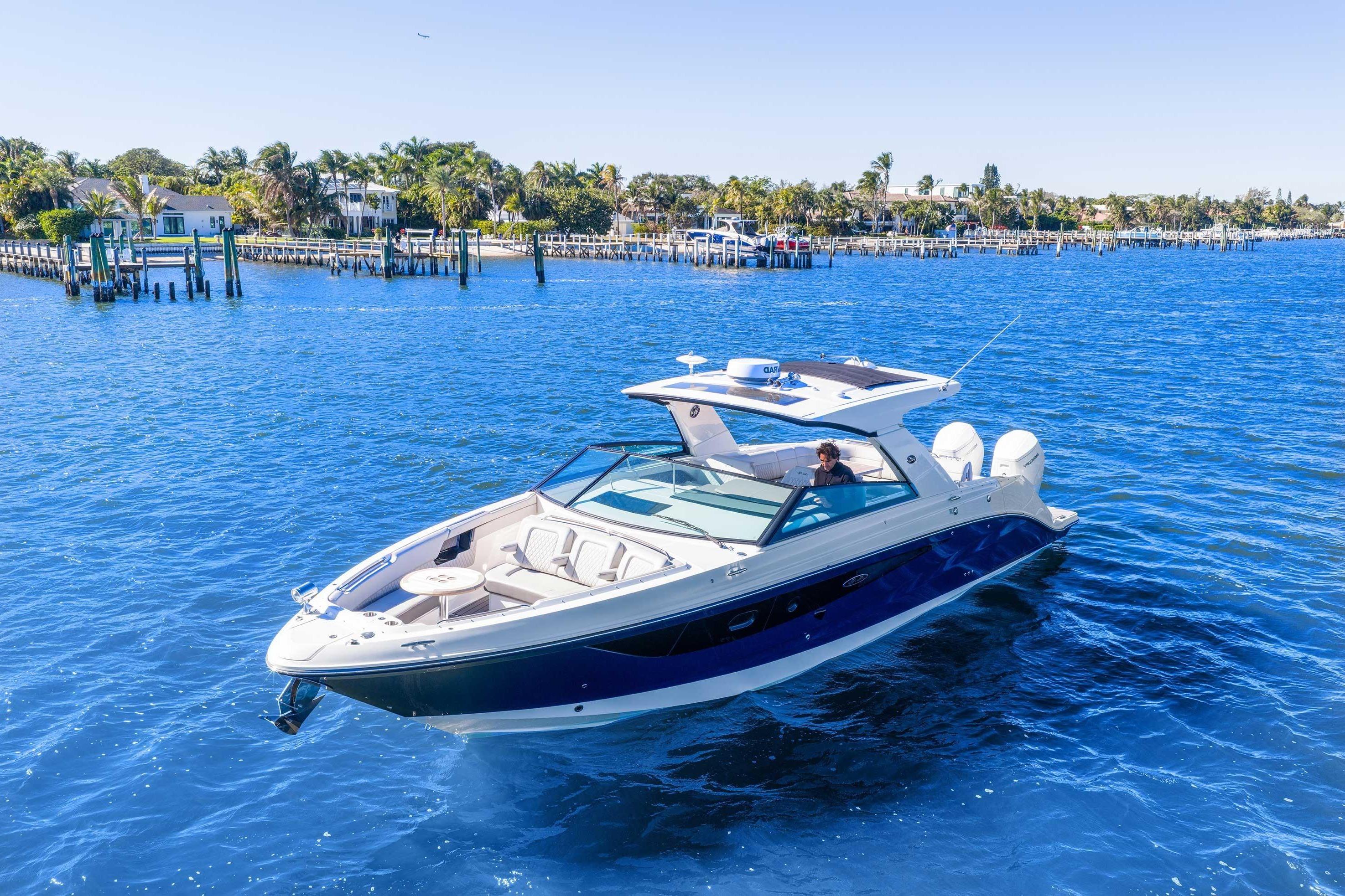 2023 Sea Ray SLX 400 Outboard