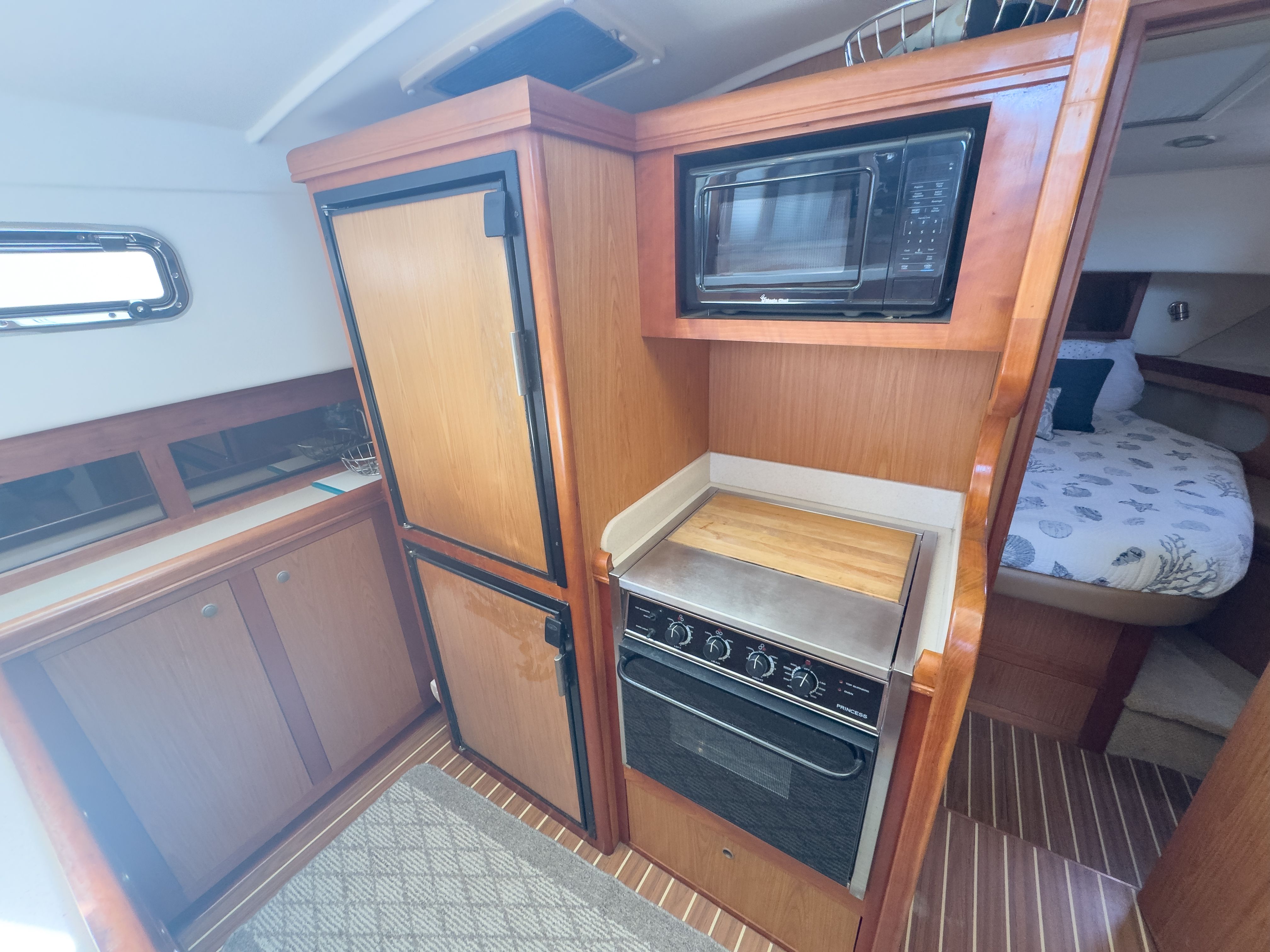 2006 Mainship 43 Trawler - 11