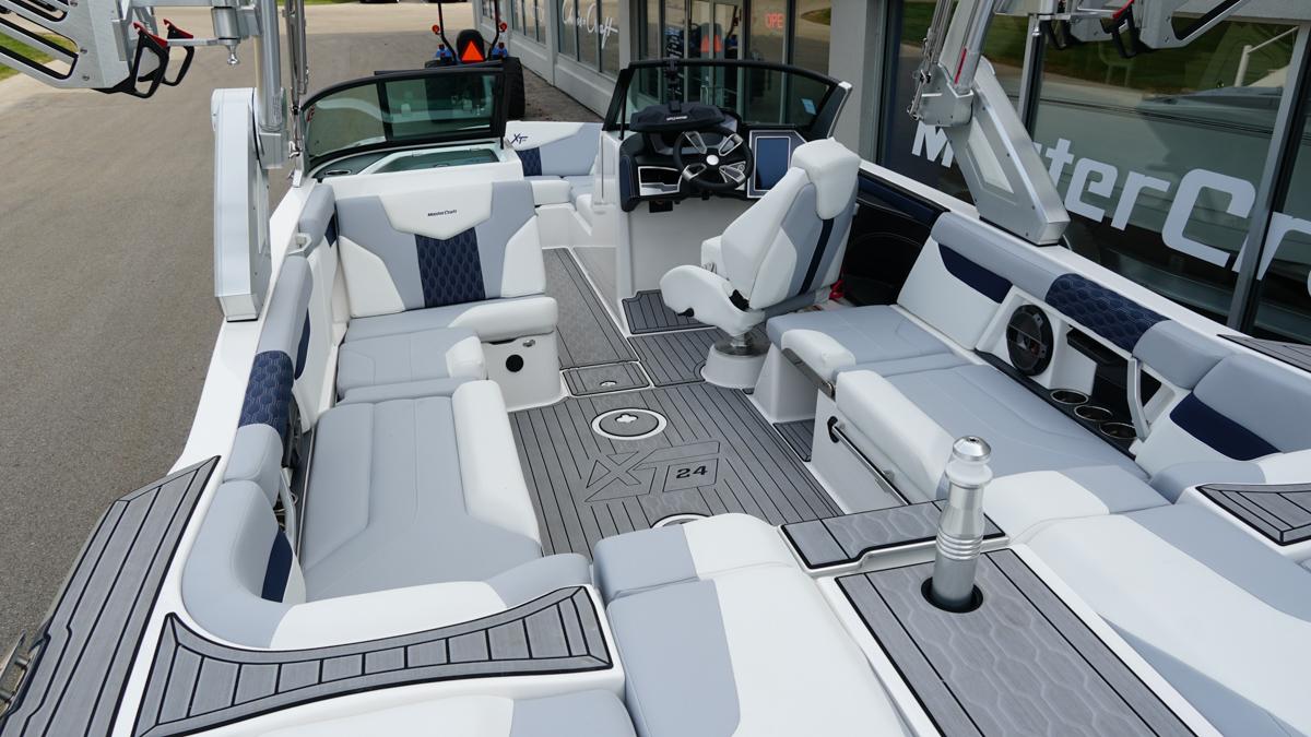 2022 MasterCraft XT24 - 4