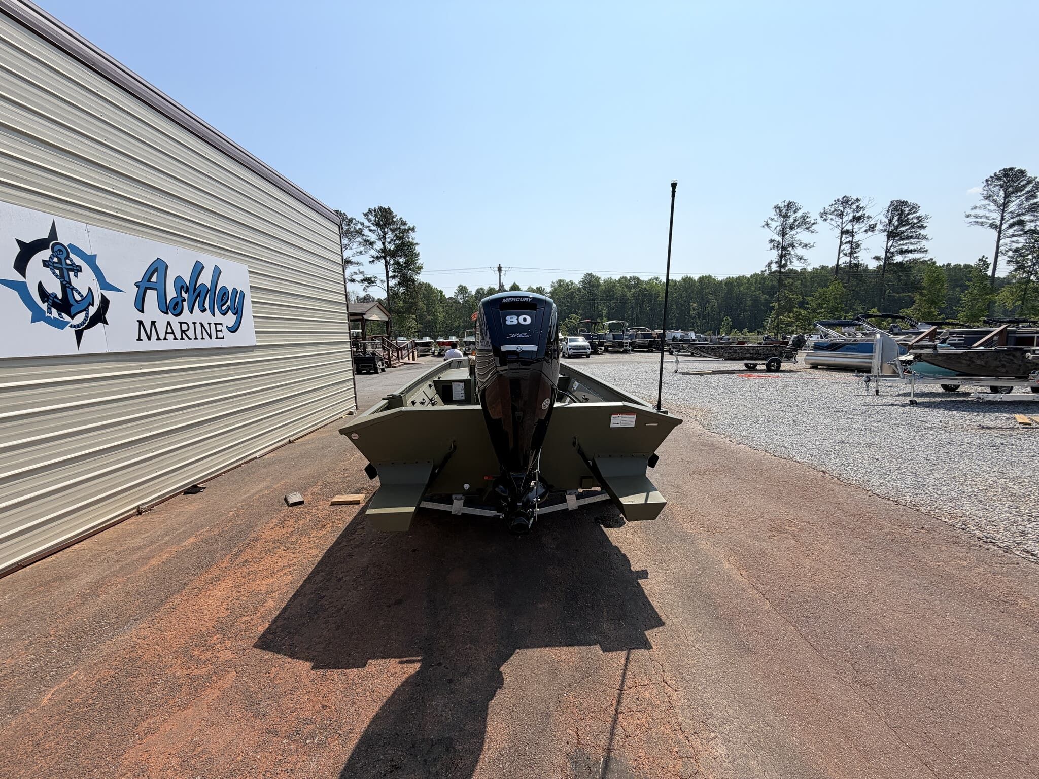 2026 Lowe Roughneck Center Console JET 80 - 2