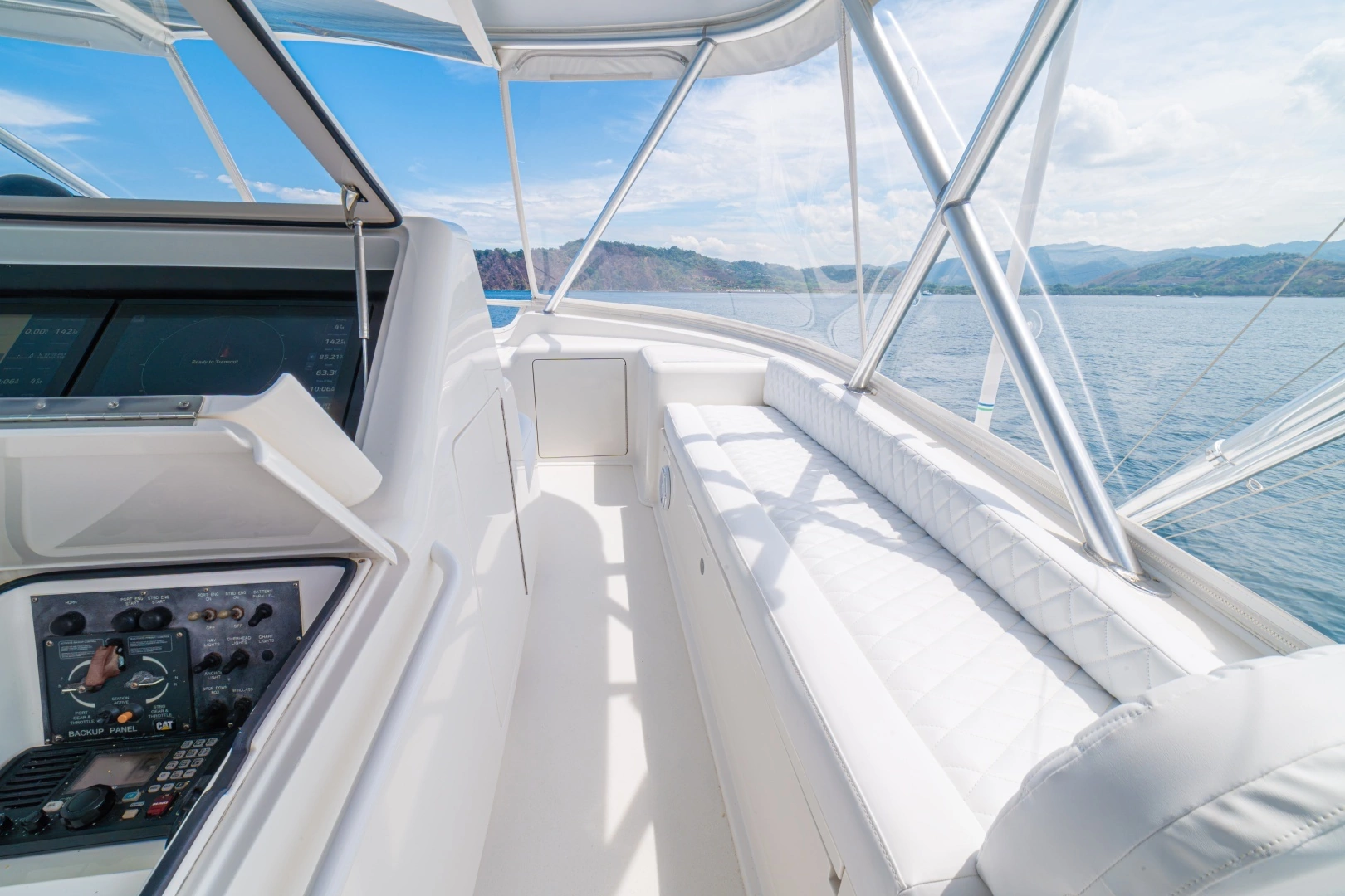 2012 Viking 60 Convertible - Image 17