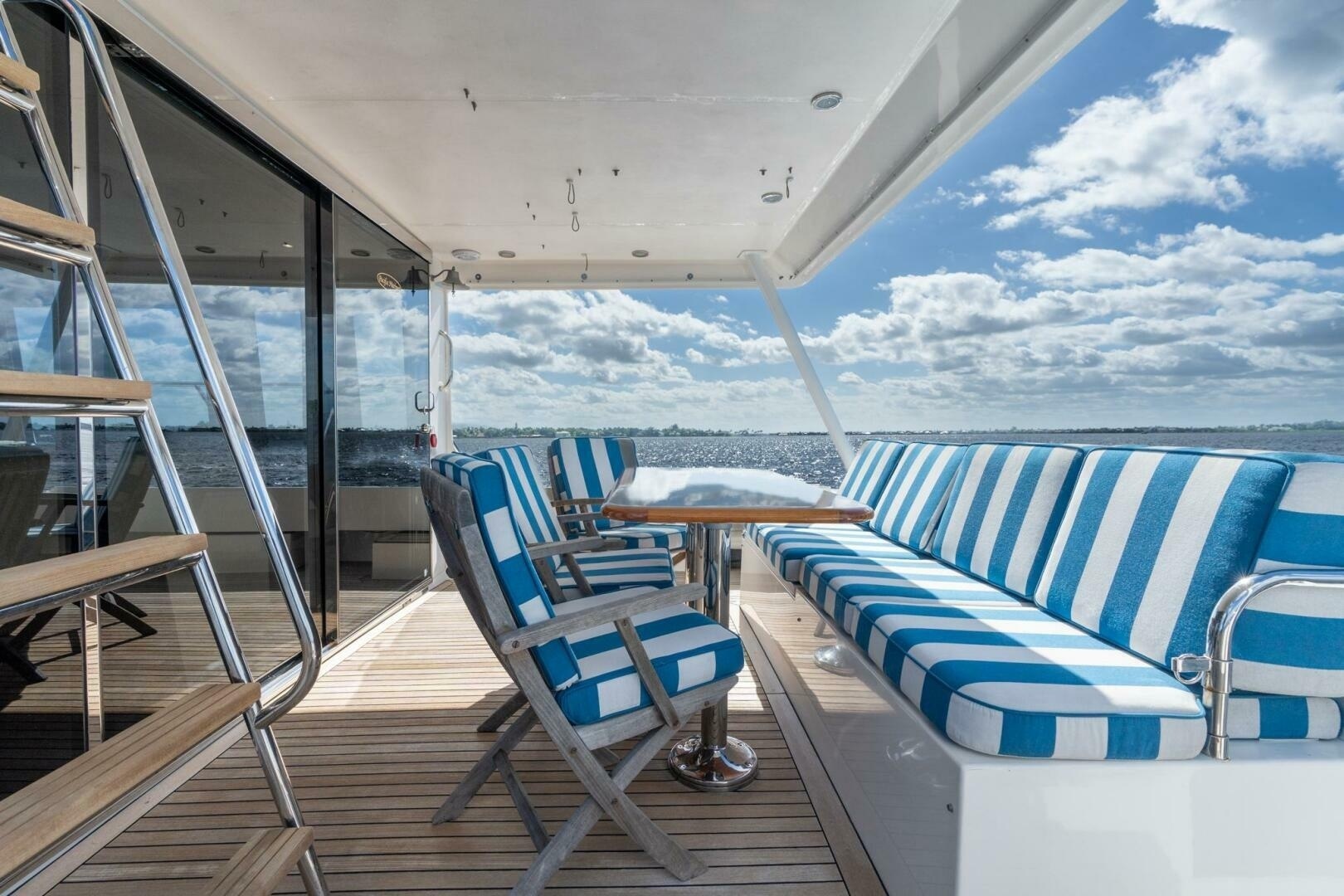 2009 Pacific Mariner 65 Motor Yacht - Image 28