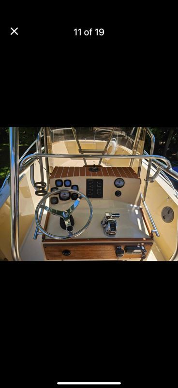 1982 Chris-Craft Center Console - 4