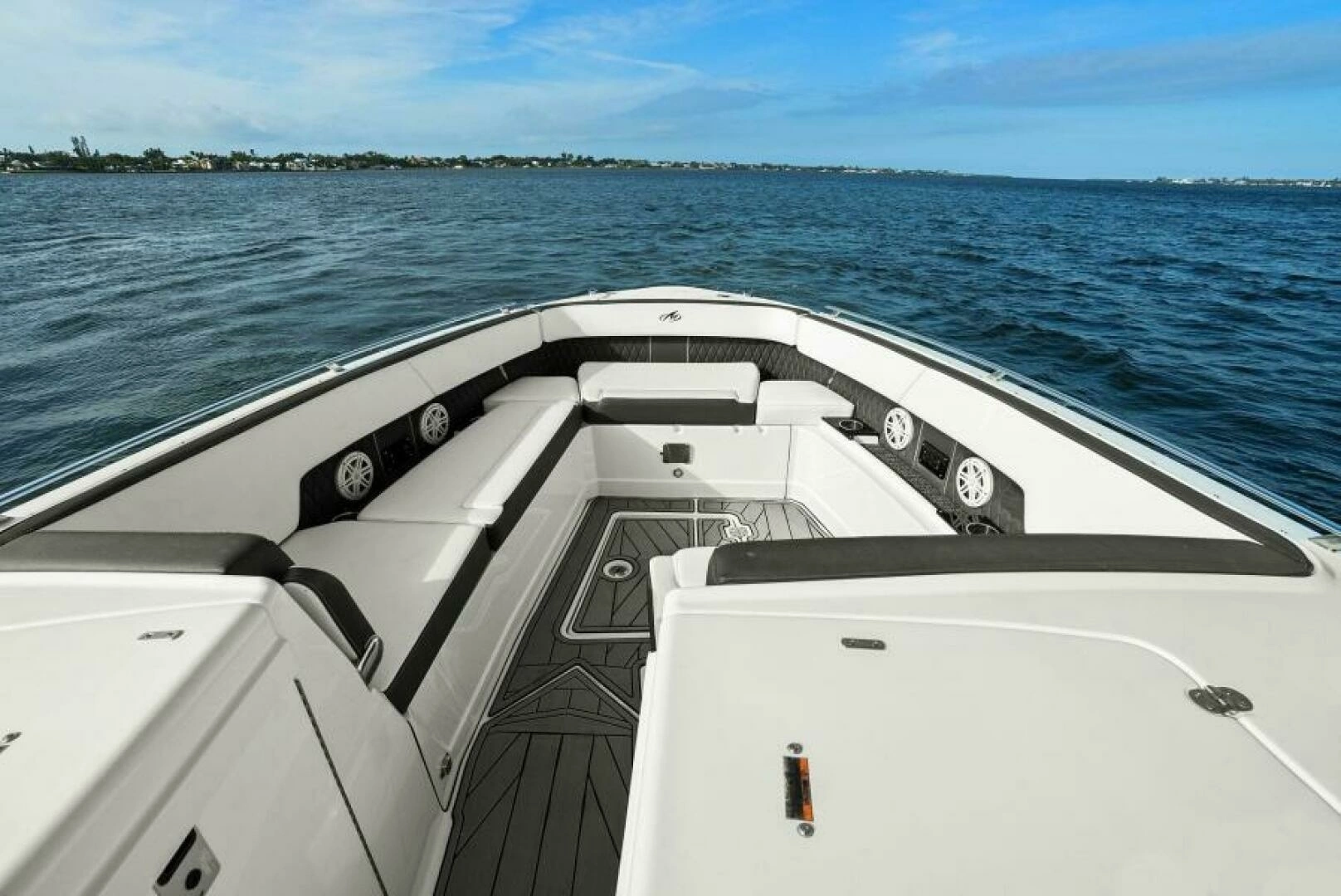 2023 Monterey 385 SS - Image 3