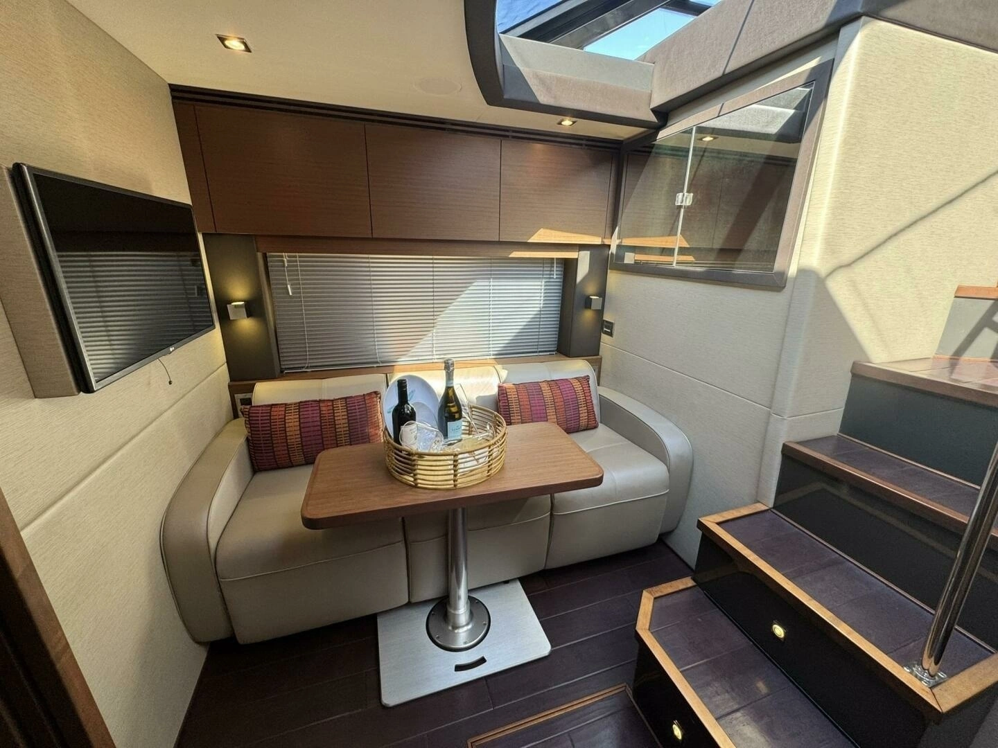 2016 Sea Ray 470 Sundancer - Image 15