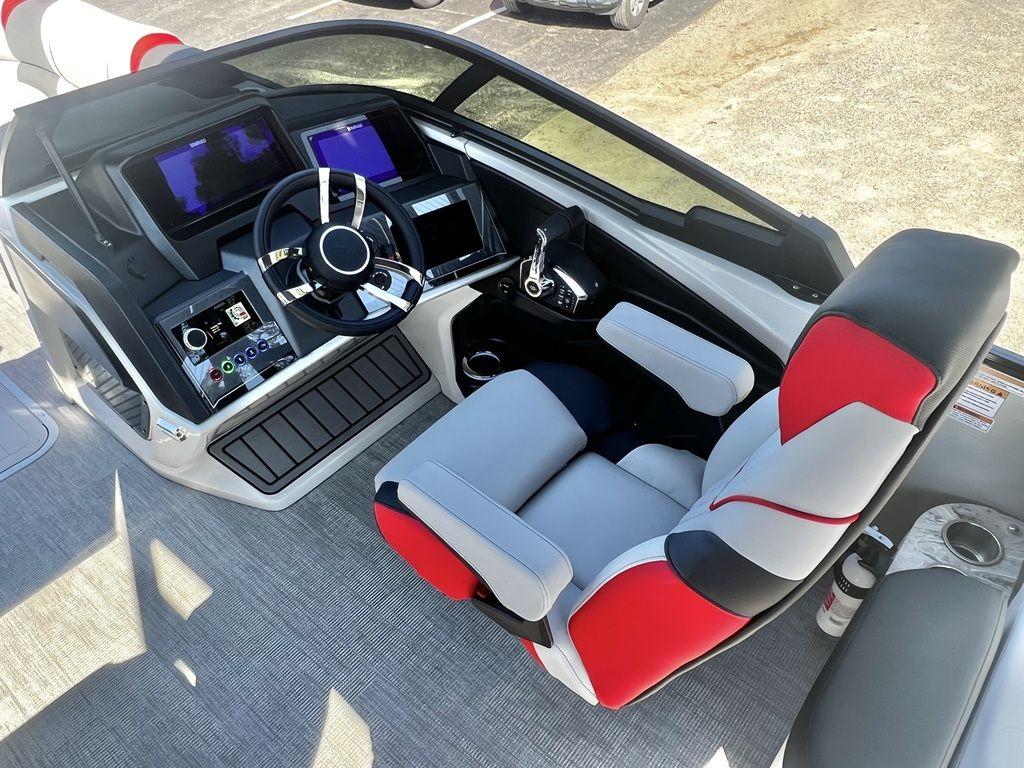 2025 Avalon Excalibur LTD 25' Quad Lounge Windshield - Triple Toon TWIN - IN STOCK - 22