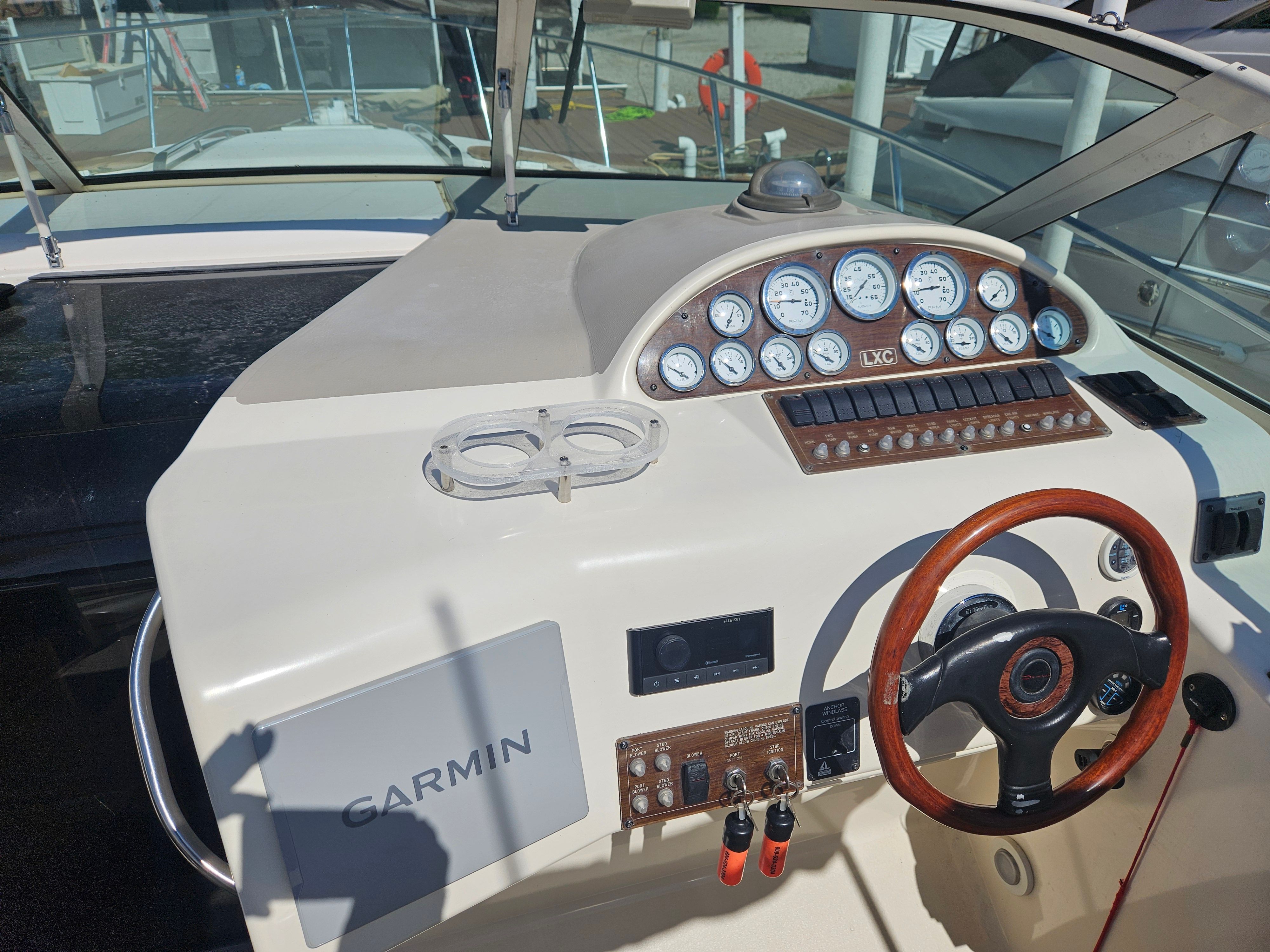 1996 Donzi 3250 LXC - 24