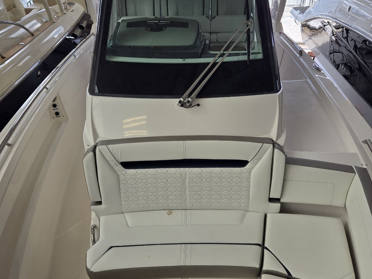 2024 Tiara Sport 34LS - 12