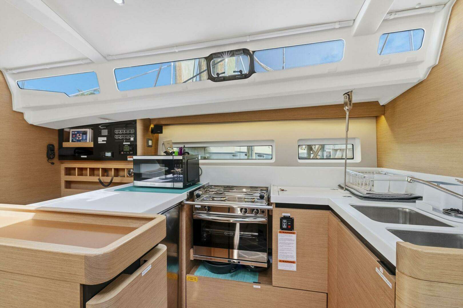 2021 Jeanneau 440 - Image 36