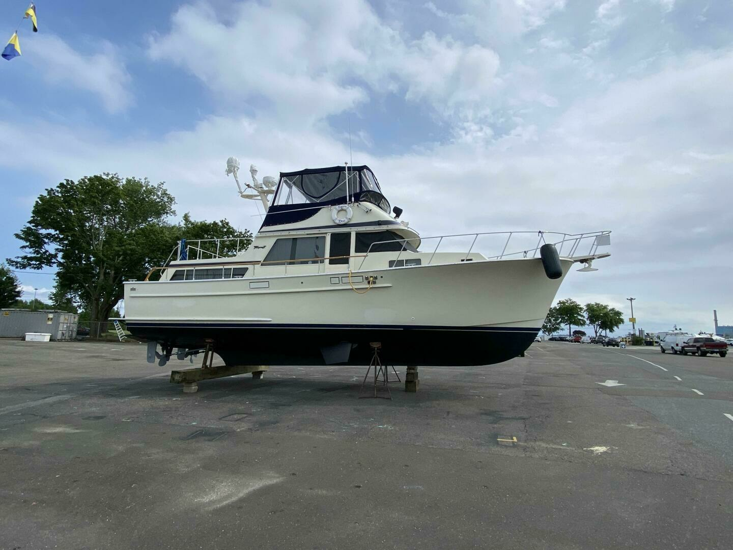 1983 Tollycraft Aft Cabin - Image 41