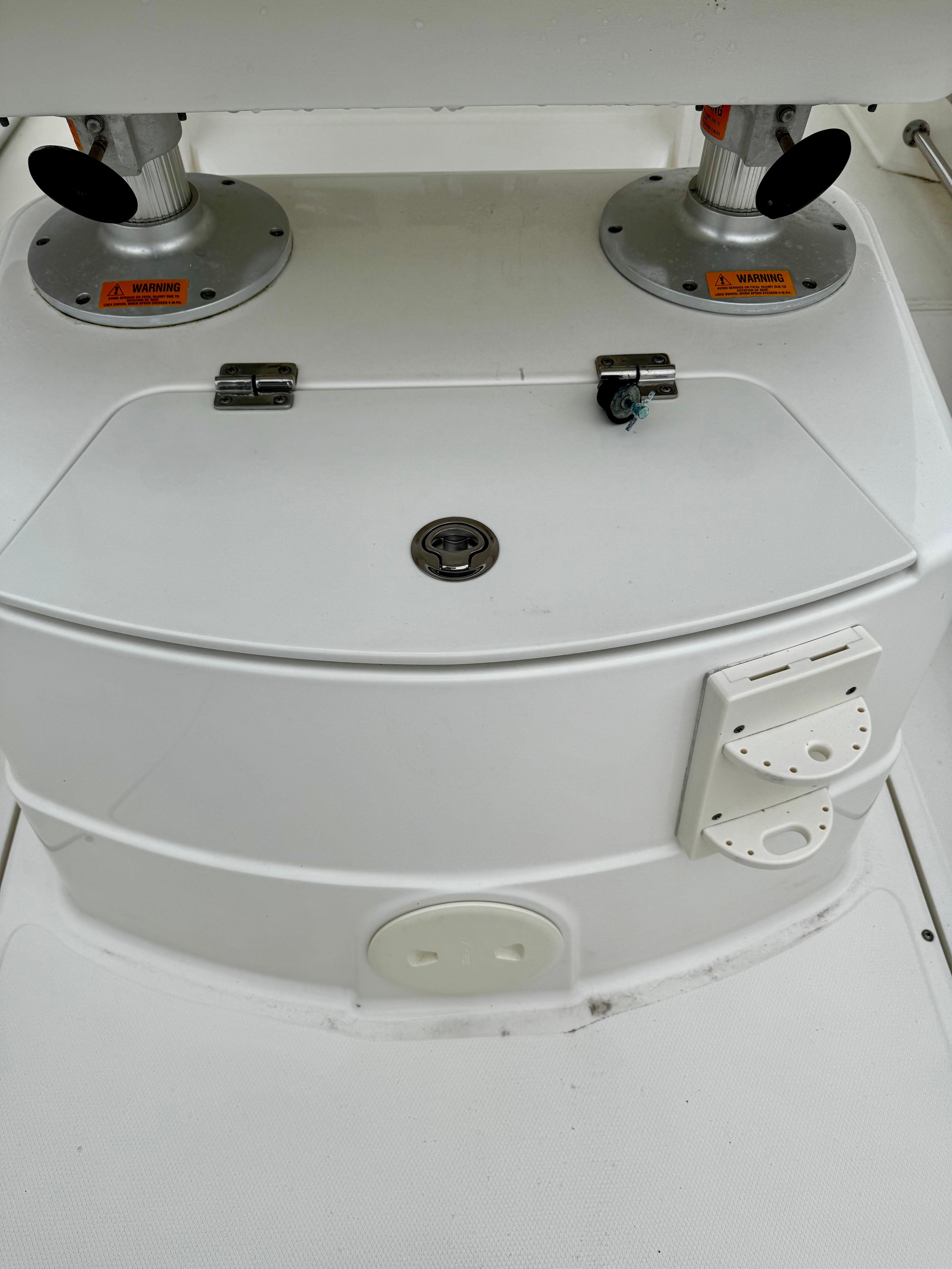 2016 Boston Whaler 220 Outrage - 12