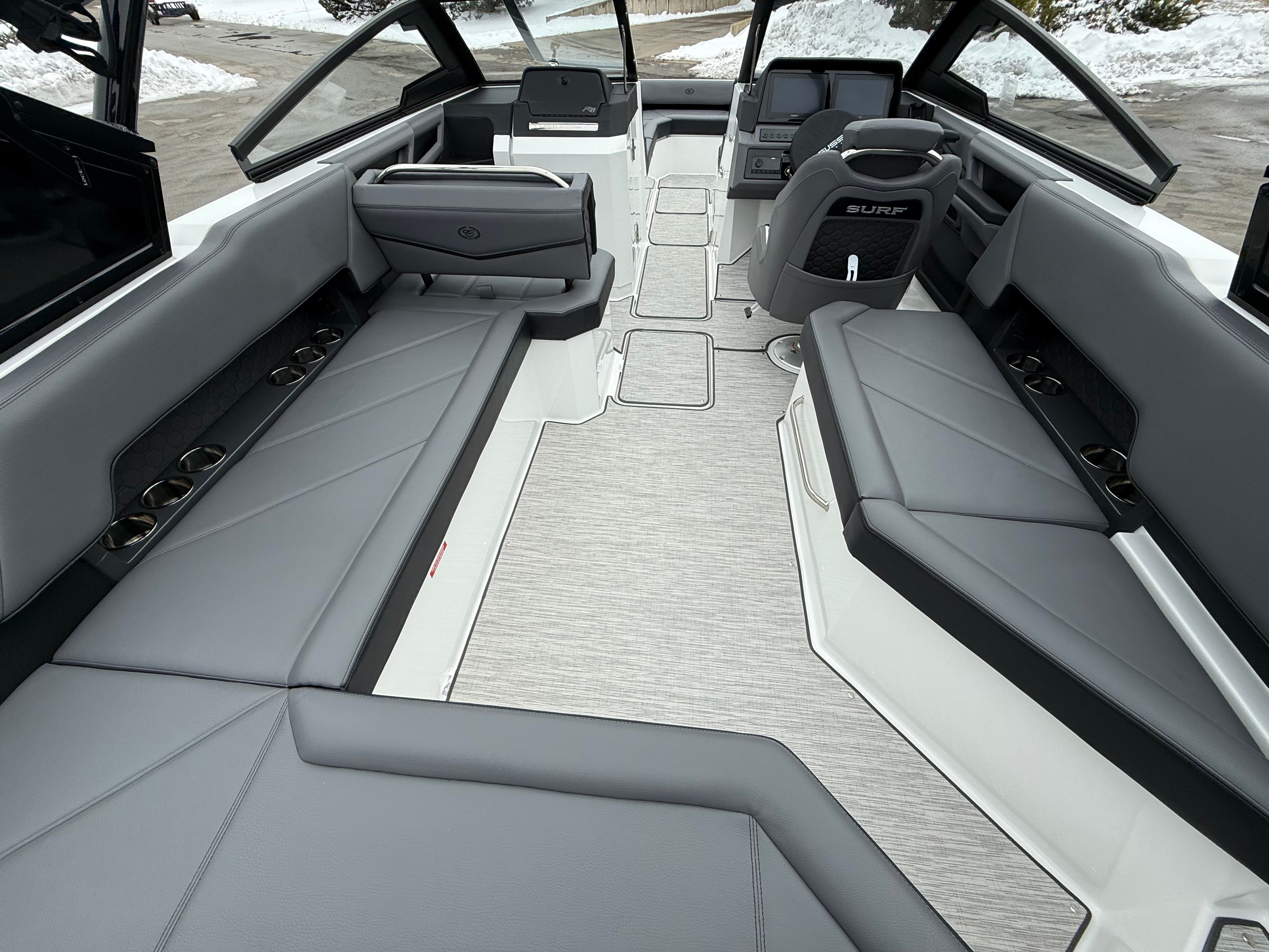 2026 Cobalt R8 Surf - 28